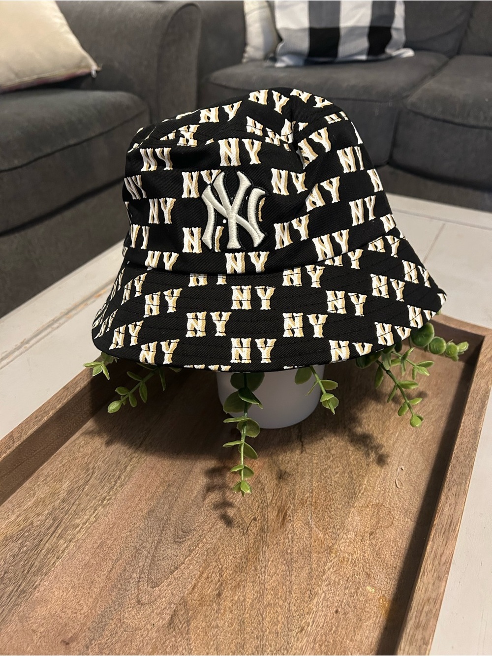 MAJOR LEAGUE BASEBALL MLB NY Yankees Monogram Classic Bucket
Hat One size